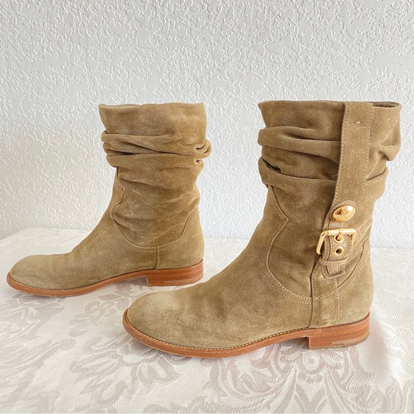 LOUIS VUITTON beige Suede Boots - Picture 2 of 12